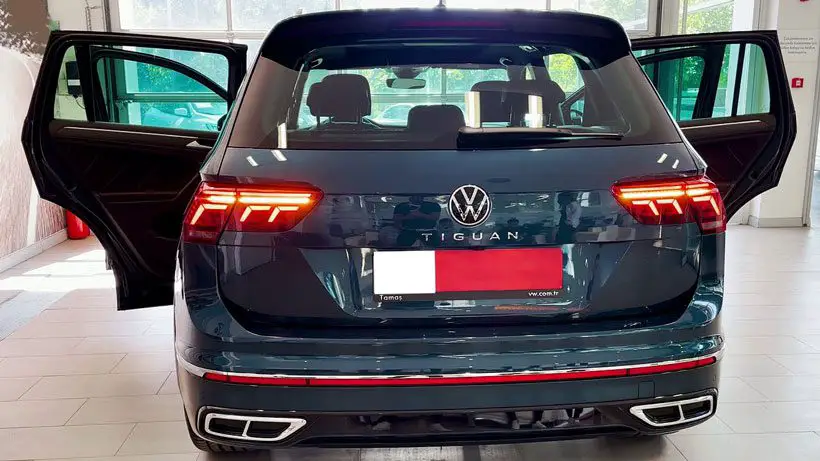 Volkswagen Tiguan Doors Open