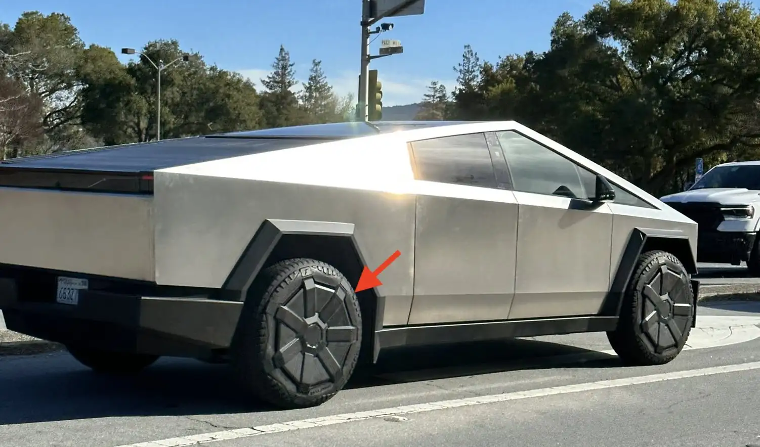 Why do Cybertruck tires wear out quickly?